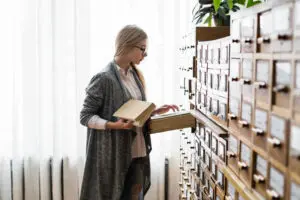 Ciclo vital de los documentos: etapas y buenas prácticas 2 ciclo-vital-documentos